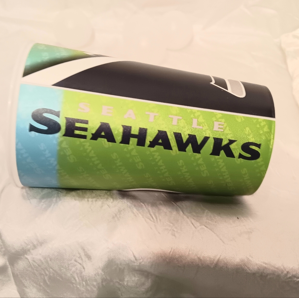 Seattle Seahawks 22oz Cups (6) and 6 pong balls